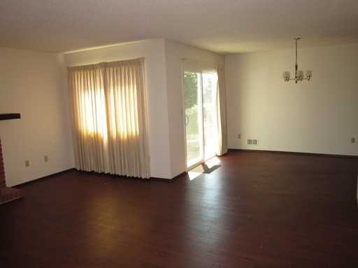 473 Spruce Cir - Photo 3 of 17