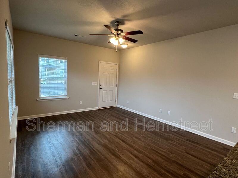 730 Tarvin Cir #730 - Photo 3 of 9