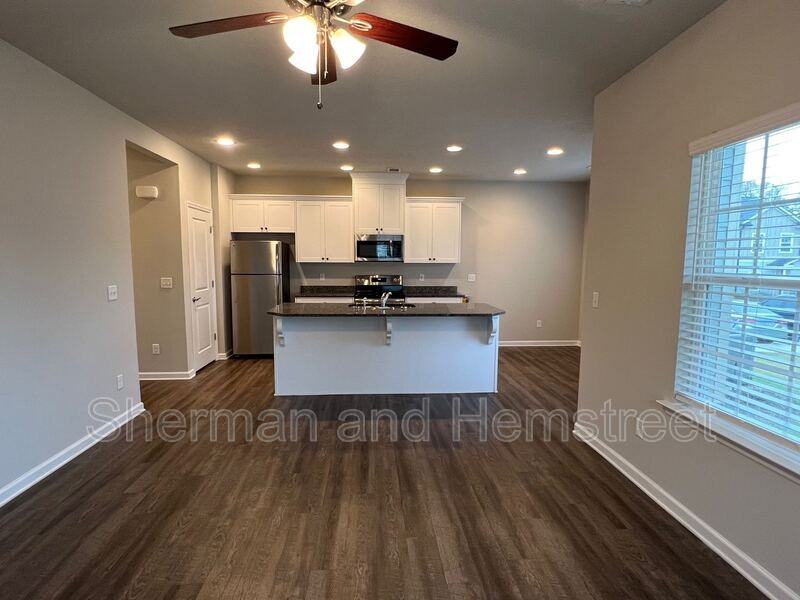 730 Tarvin Cir #730 - Photo 4 of 9