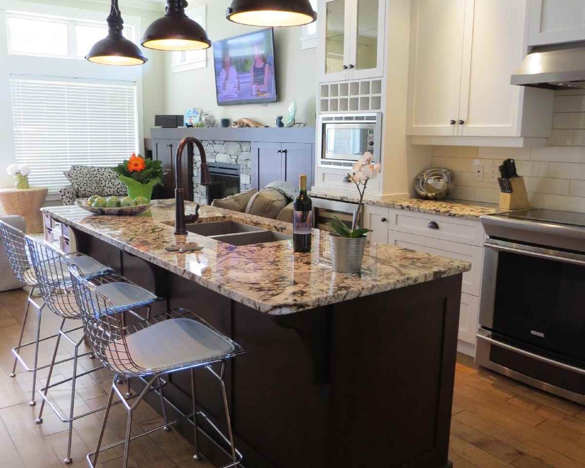 Qualicum Landing - Photo 6 of 7