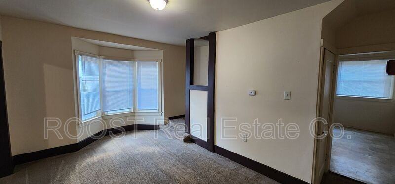 1565 S Center Blvd - Photo 2 of 9