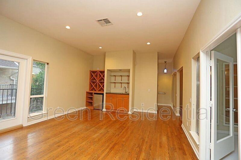 2342 University Blvd - Photo 2 of 24