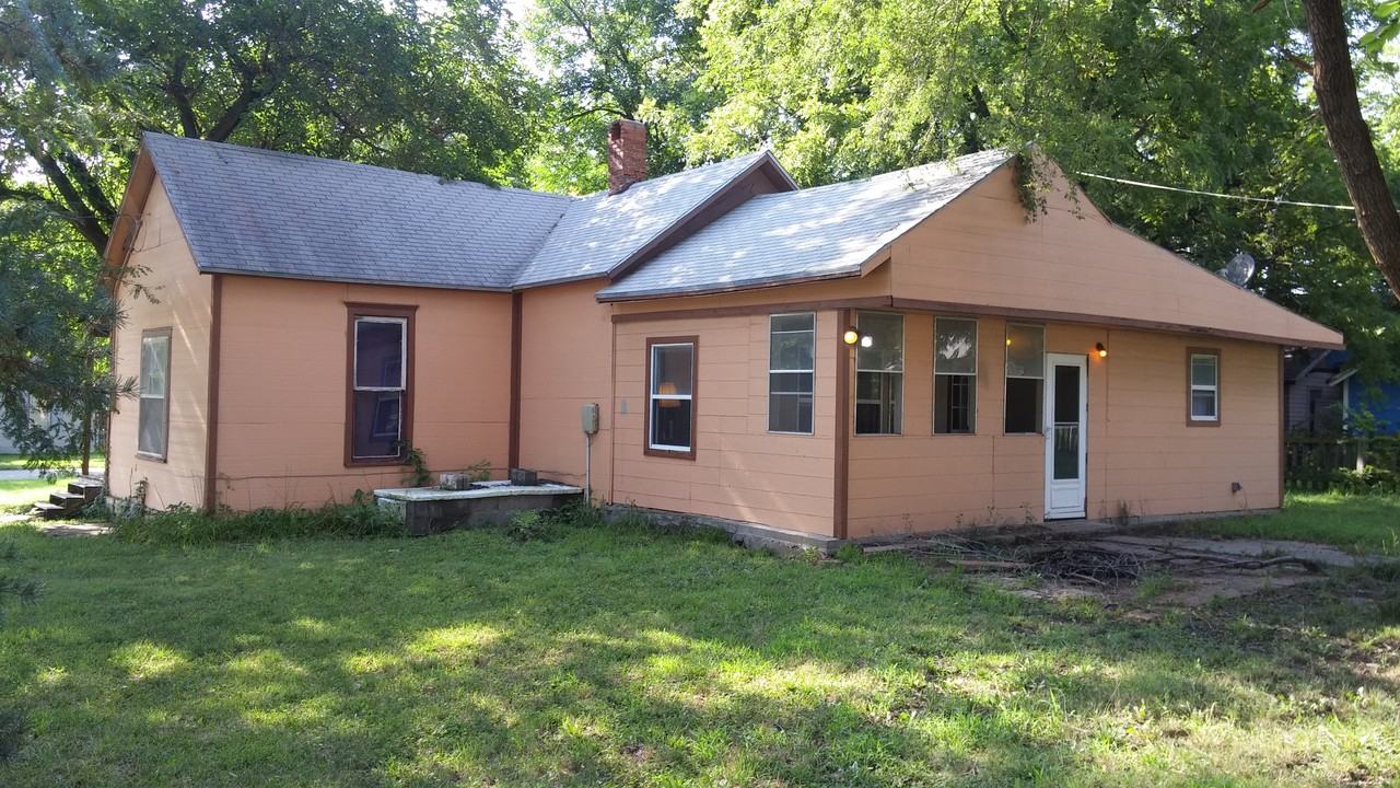 120 S Remmele St - Photo 3 of 14