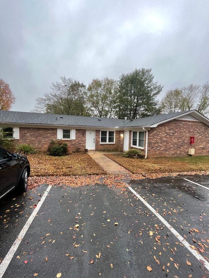 300 Brook Glenn Rd #39