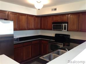 3088 Schoolhouse - Photo 3 of 16