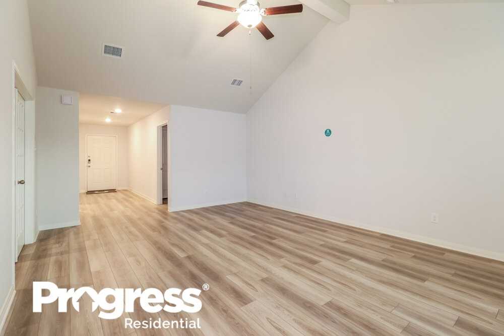 25422 Cypress Bend Dr - Photo 3 of 16