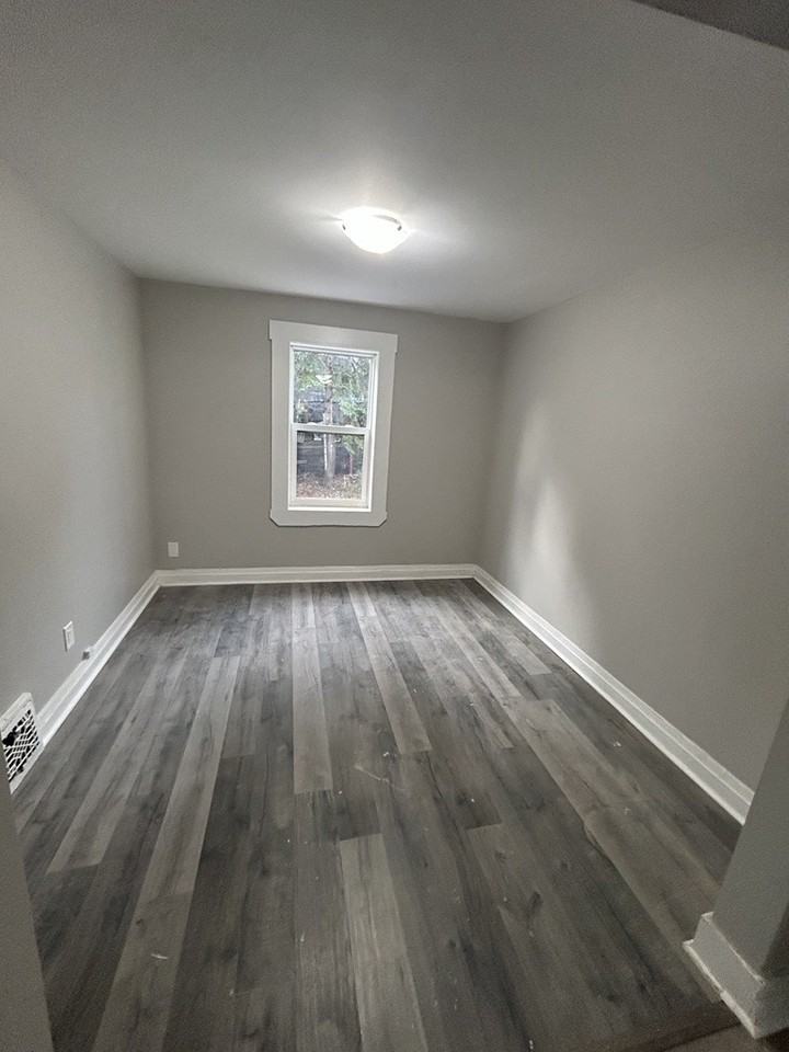 545 Morris St #1 - Photo 2 of 7
