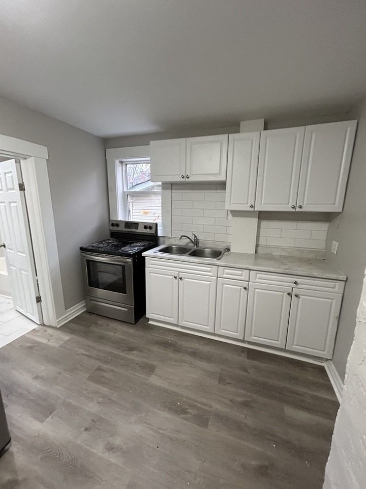 545 Morris St #1 - Photo 3 of 7