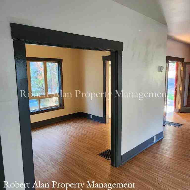 207 Nw 5th St - Photo 4 of 6