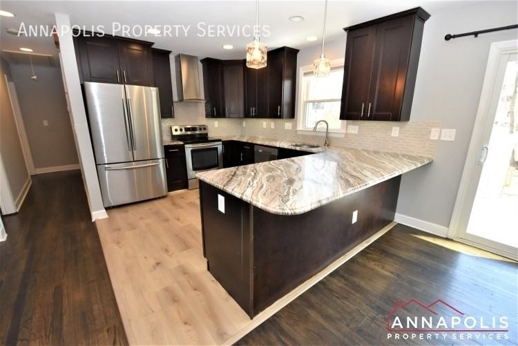 841 Harbor View Ter - Photo 2 of 32