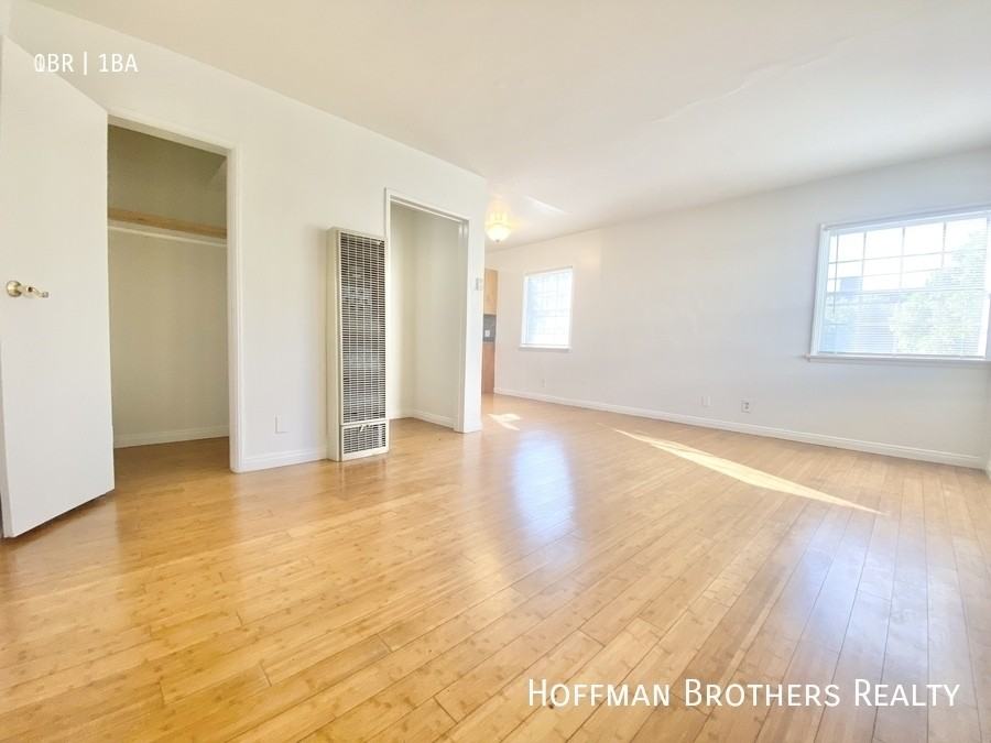 424 S Coronado St - Photo 3 of 7