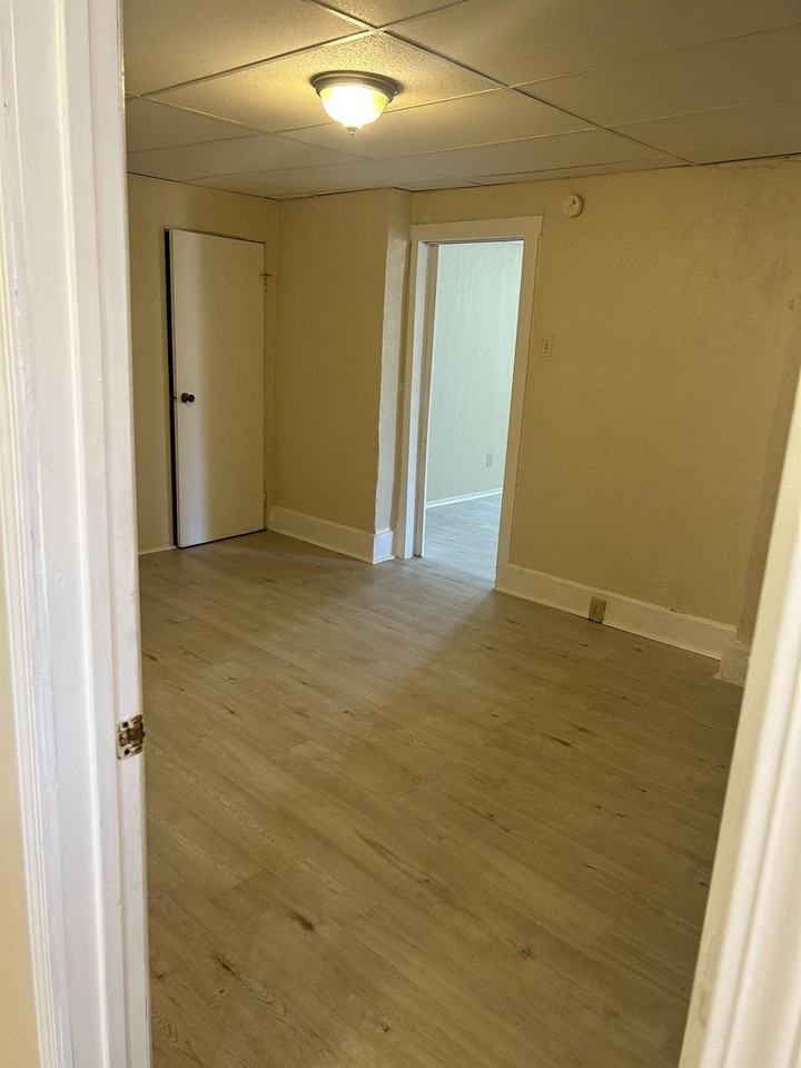 448 Brownsville Rd #3 - Photo 7 of 14