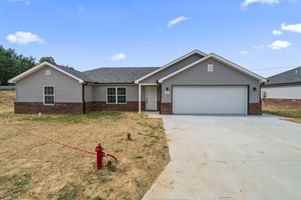 featured image of 249 Oak Grove Cir #1