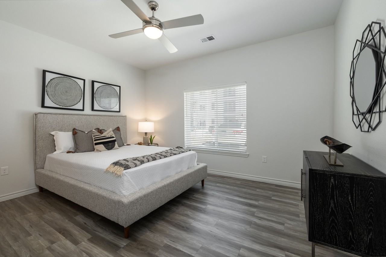 Moonlight Apartments - Photo 4 of 63