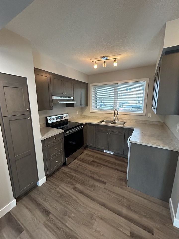 115 Acacia Dr - Photo 3 of 20