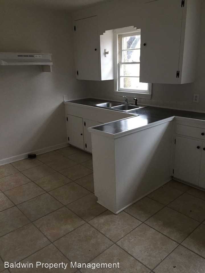 1782 Pleasant St - Photo 2 of 5