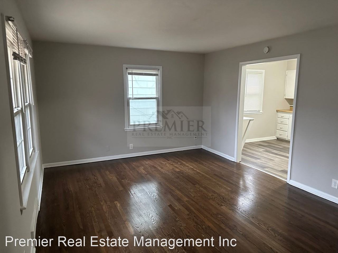 1207 Cottage - Duplex- - Ready to call home- Rent $950 - Photo 2 of 16