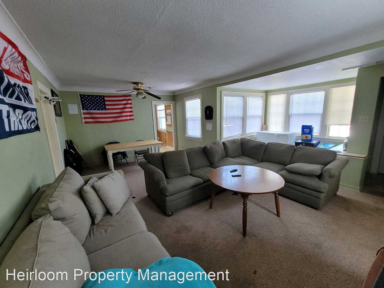 208 Norton St - Photo 2 of 13