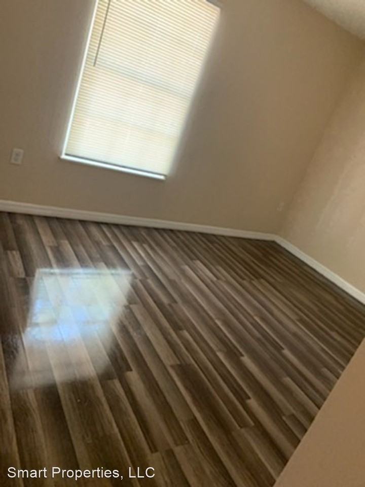 801 Wanamaker Ave - Photo 3 of 6