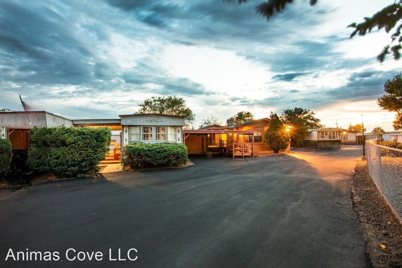 Mobile Home Living Great Location! Apartments 725 W Broadway