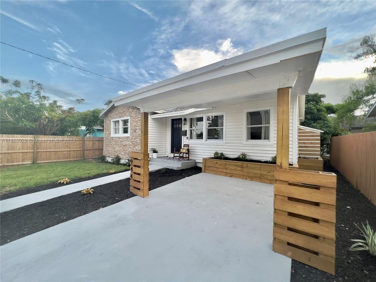 944 Market St #1 - Photo 2 of 8