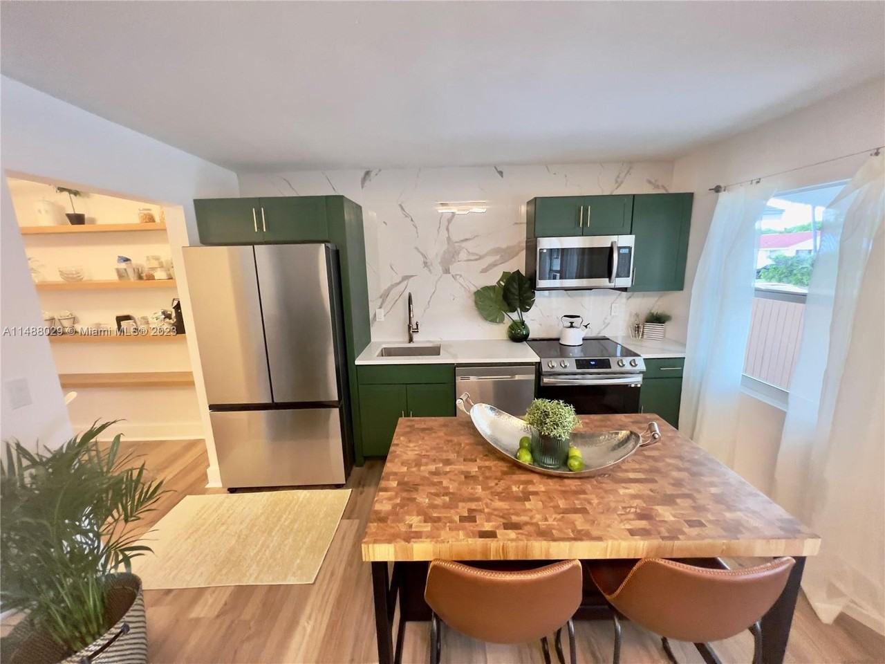 944 Market St #1 - Photo 3 of 8