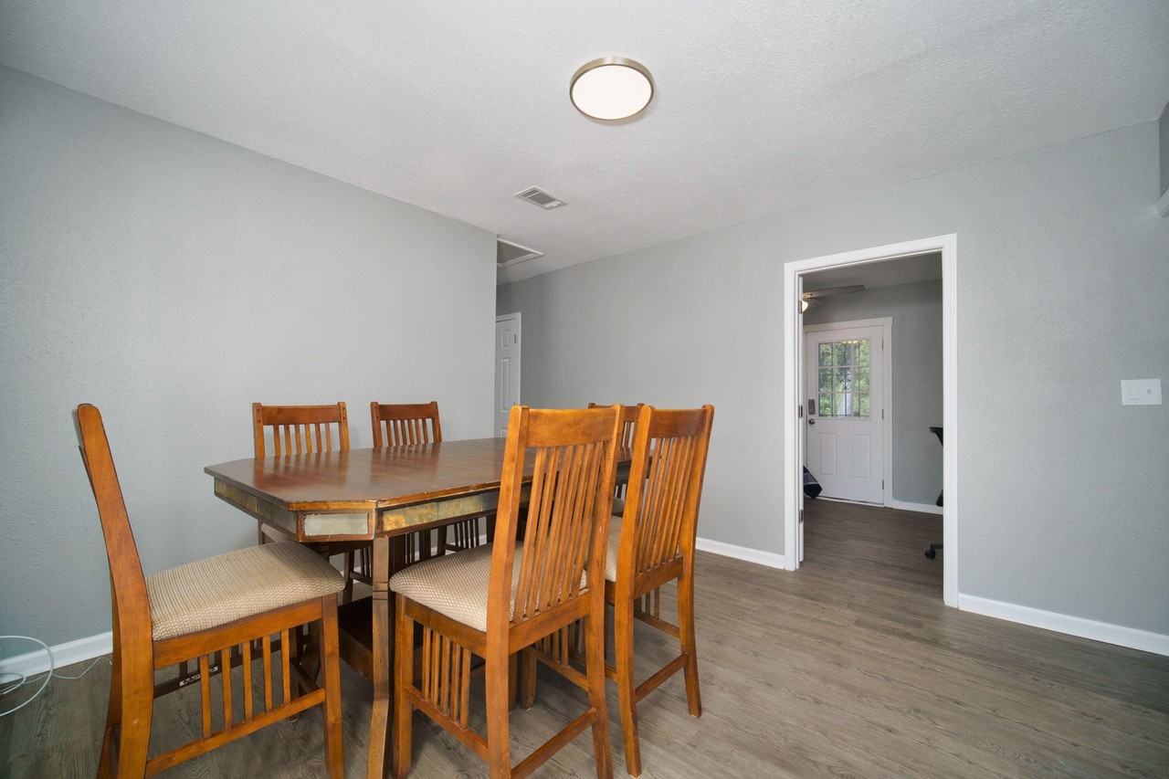 Oaklane Dr - Photo 6 of 23