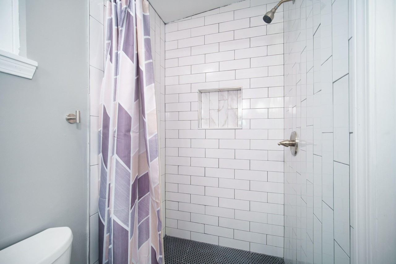 Oaklane Dr - Photo 3 of 23