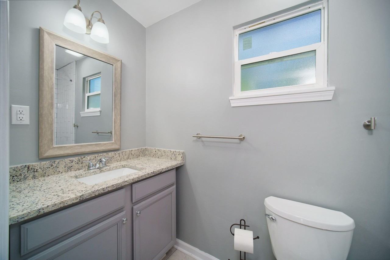 Oaklane Dr - Photo 5 of 23