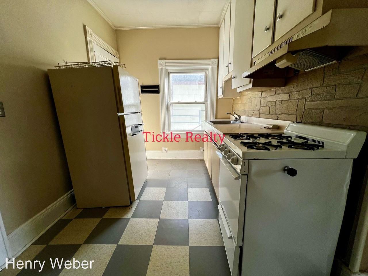 1 Birch Crescent - Photo 3 of 6