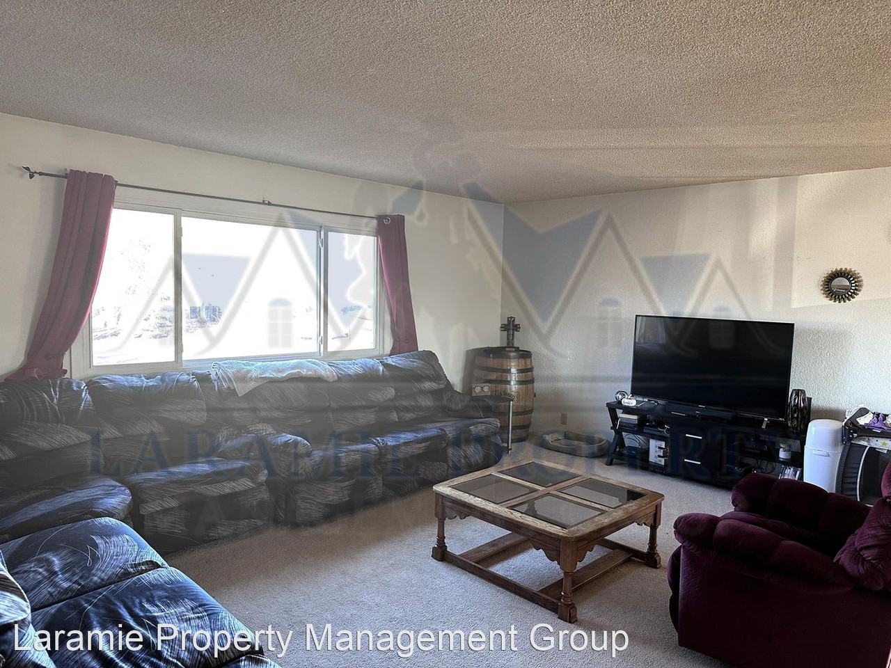 1202 Mitchell St - Photo 3 of 18