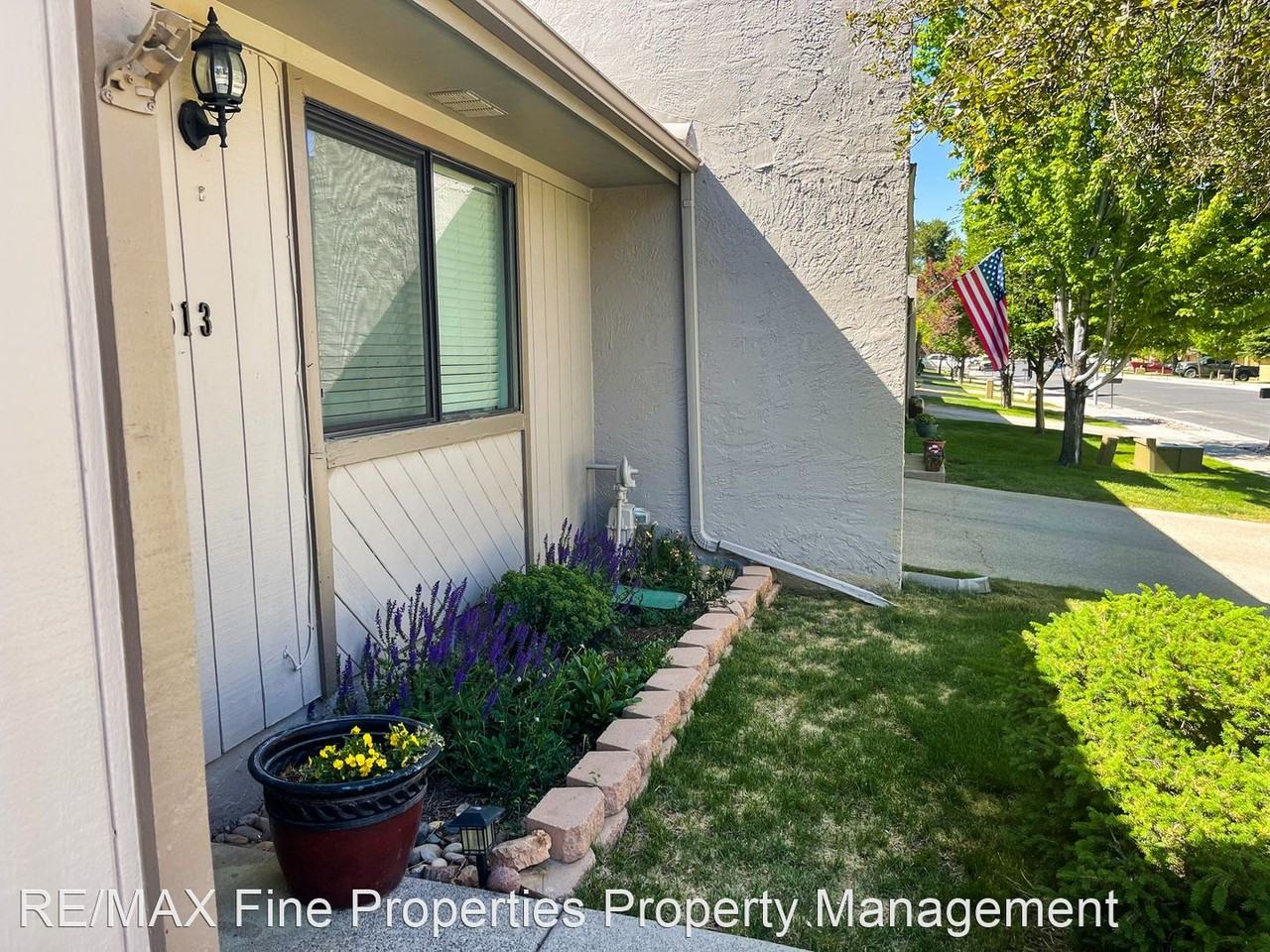 1613 N Lakeview Ln - Photo 3 of 15