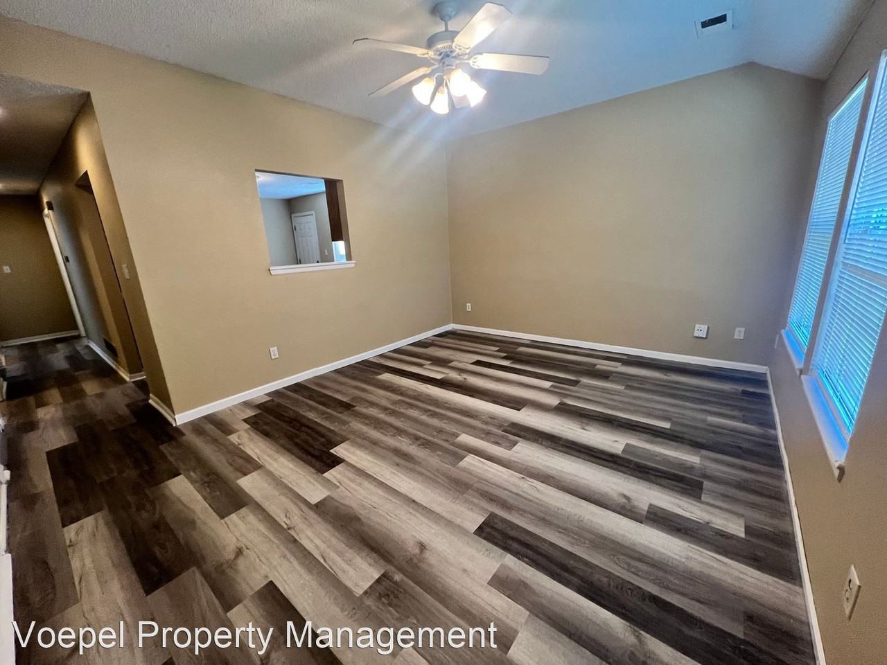 647/649 N. Queen Ridge Ct. - Photo 2 of 15
