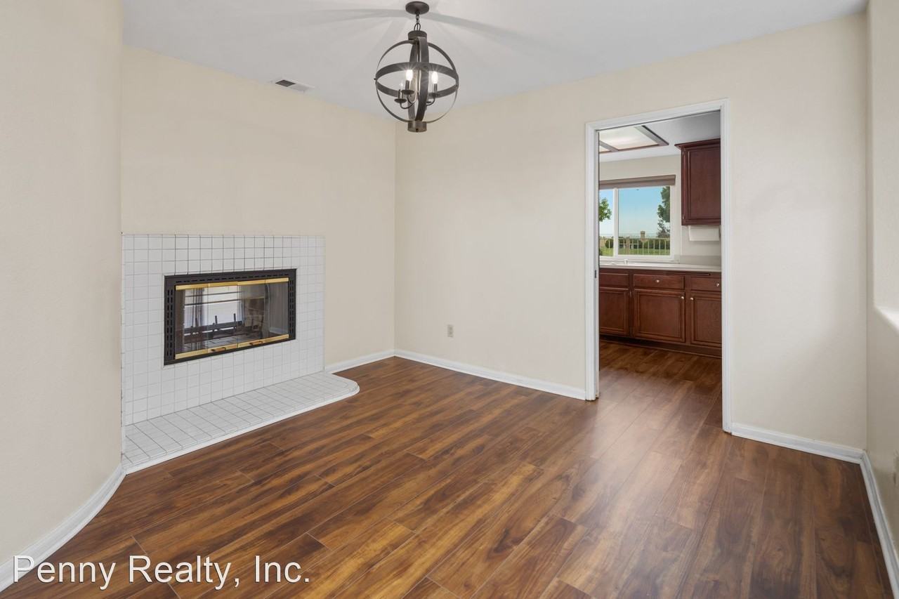 3227 San Tomas Dr - Photo 3 of 45