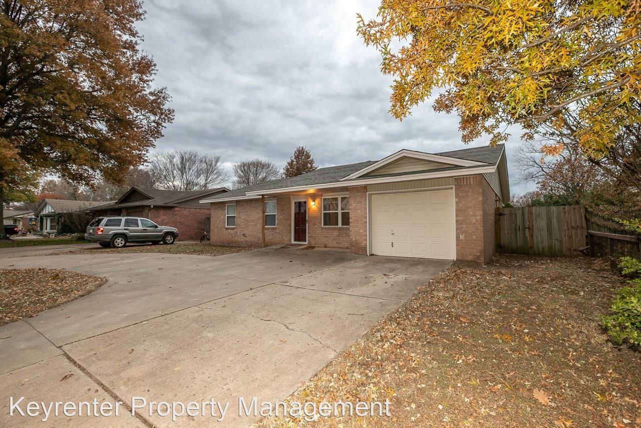 13666 S Hickory Pl - Photo 2 of 40