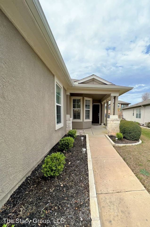 115 Sandy Creek Trl - Photo 2 of 37