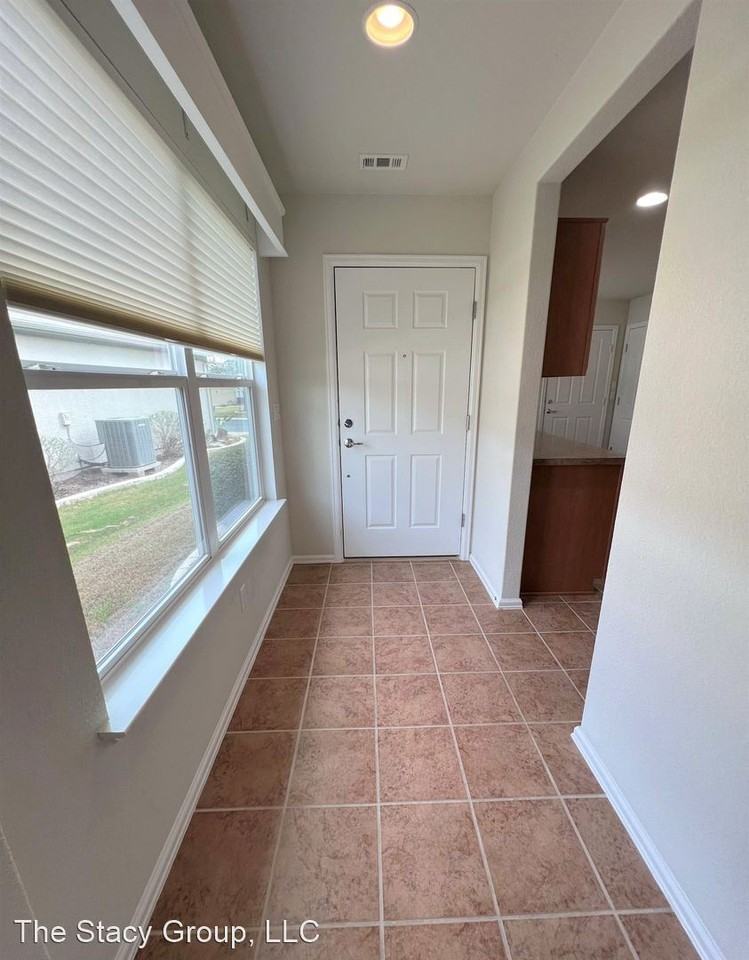 115 Sandy Creek Trl - Photo 3 of 37