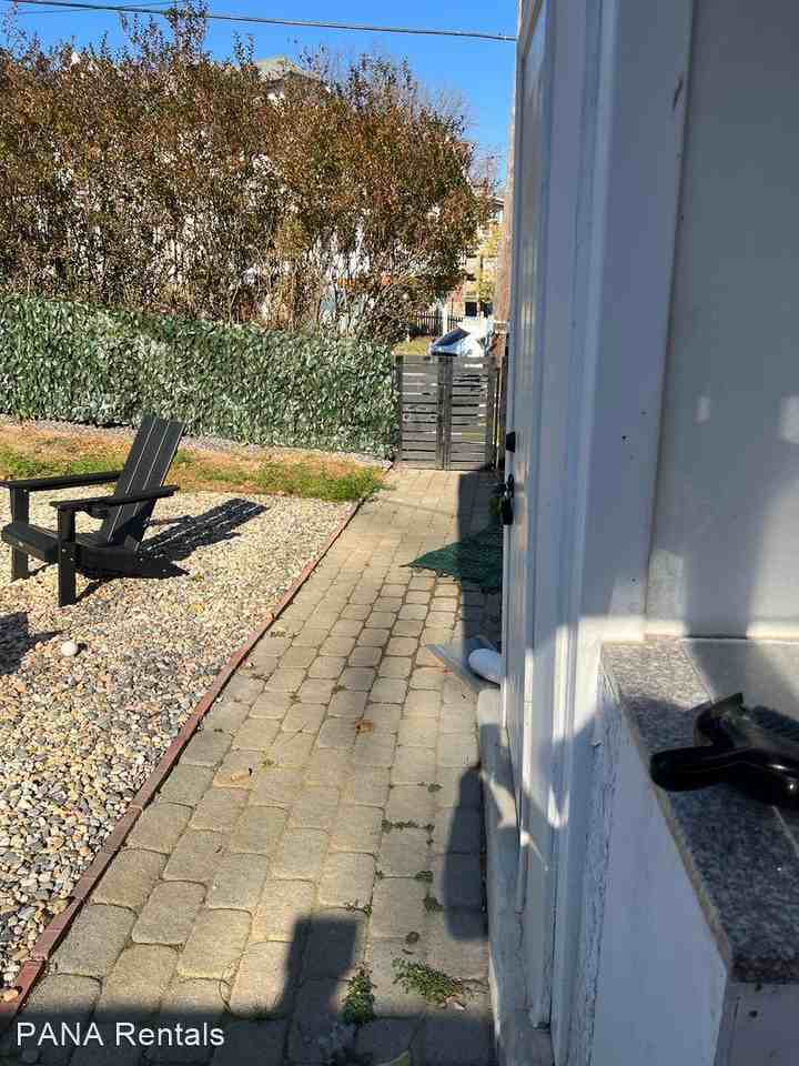 236 Oak Ter #BS - Photo 3 of 10