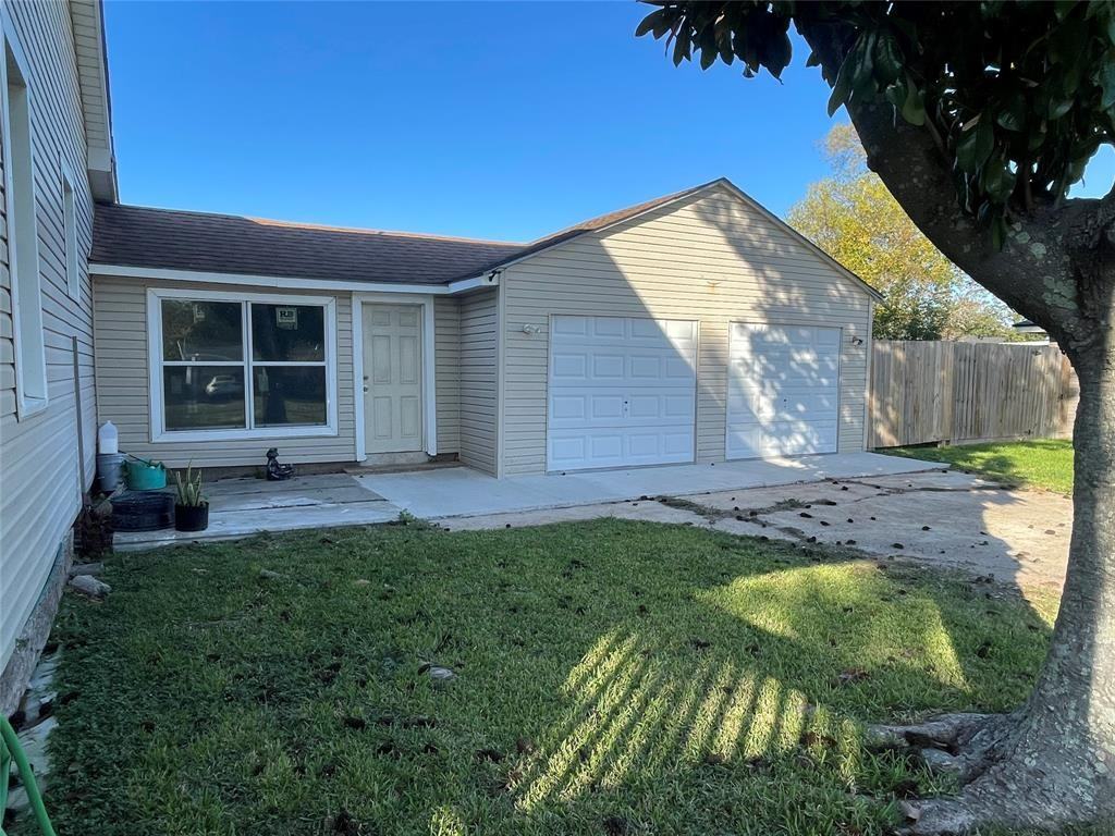 4598 Lee Ave - Photo 3 of 26