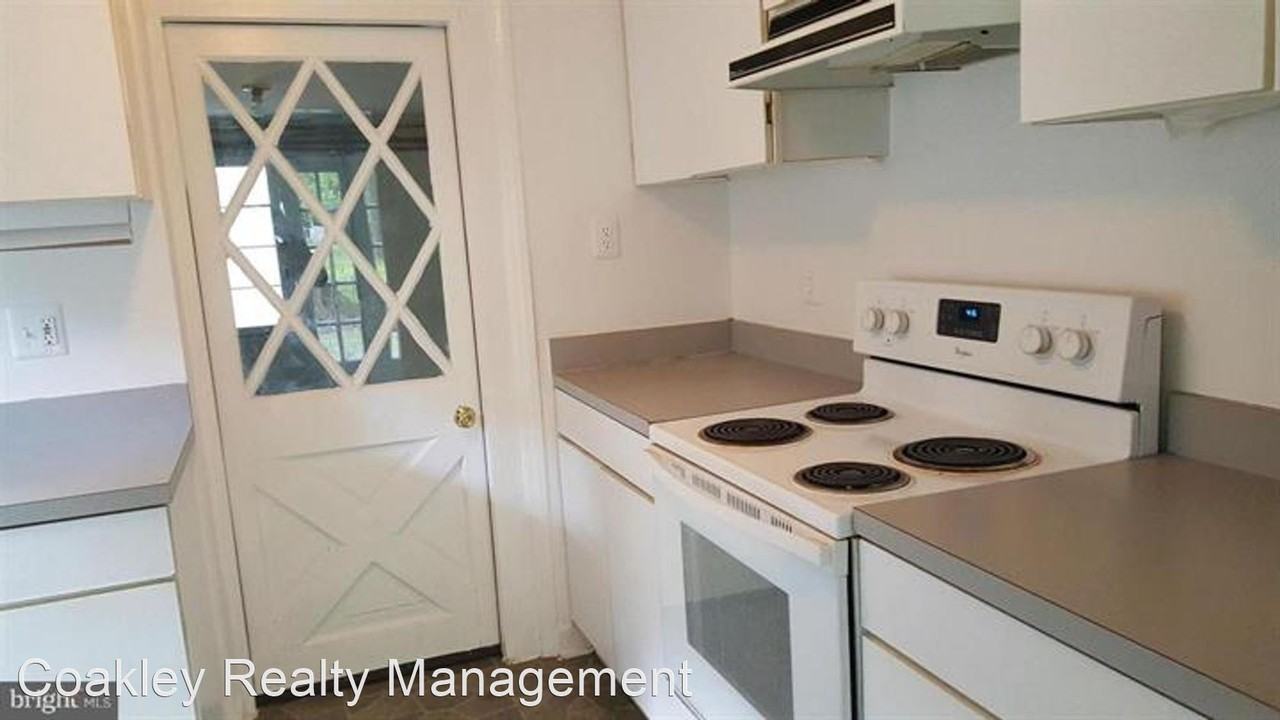 401 Hermleigh Rd - Photo 3 of 9