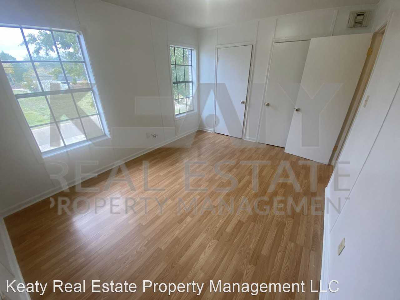 2166 Babe - Photo 3 of 10