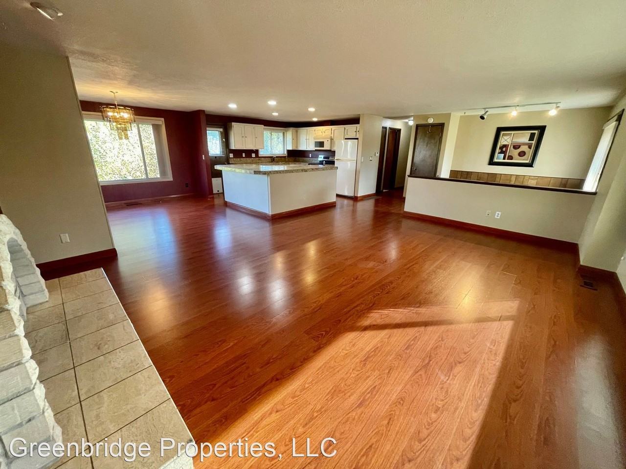 13101 Ne Morris St - Photo 3 of 50