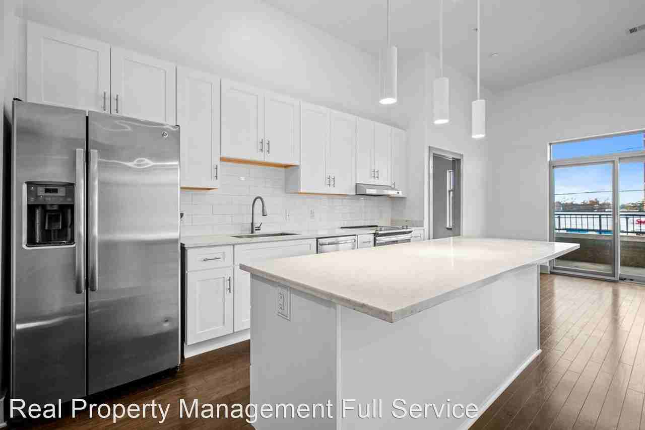 2407 8th Ave S - Photo 3 of 30