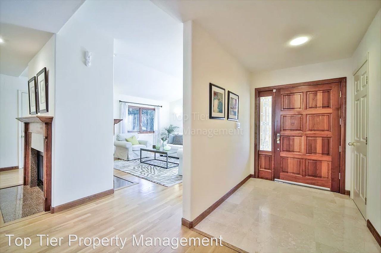 221 Rheem Blvd - Photo 3 of 32