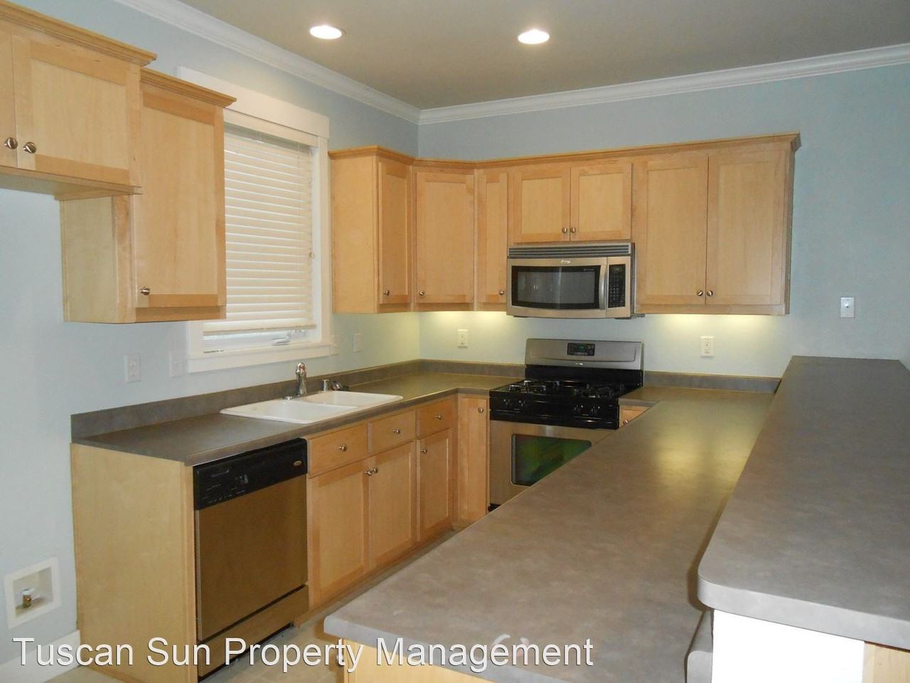 2867 Lanning Ave - Photo 2 of 13