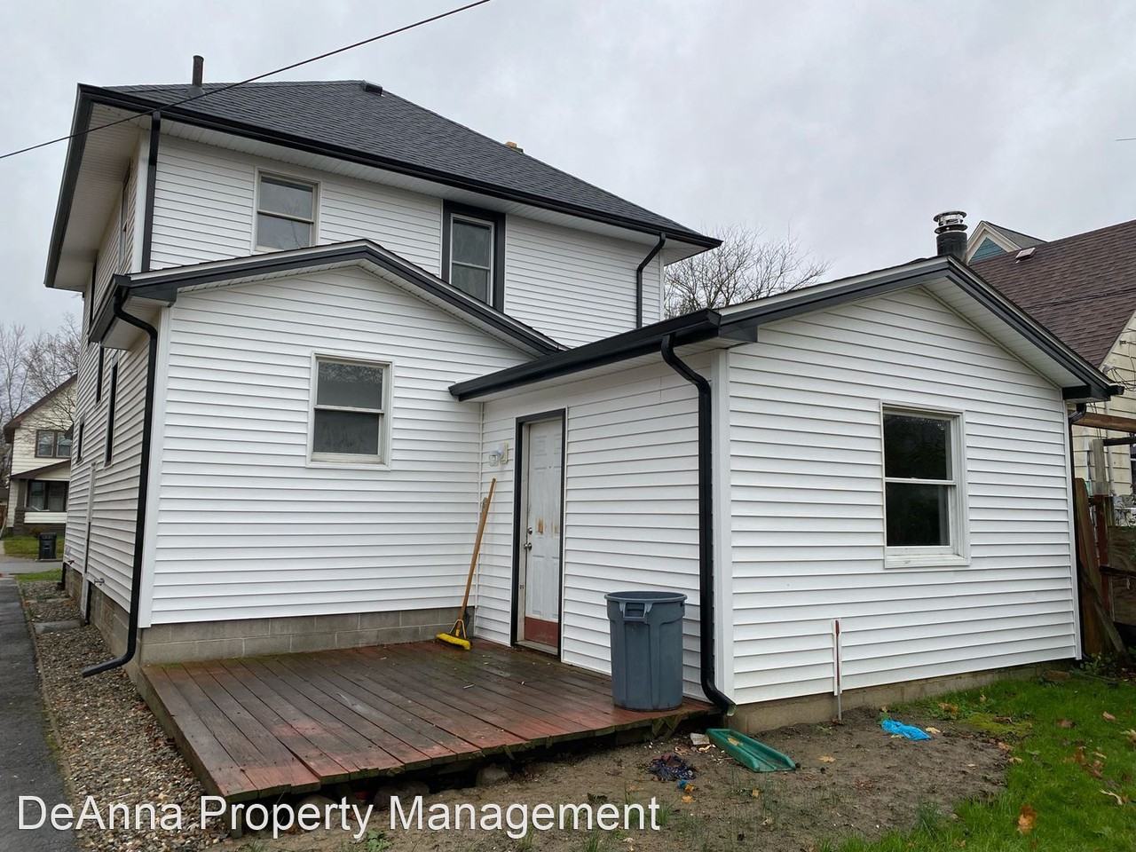 415 9th St - Photo 2 of 20