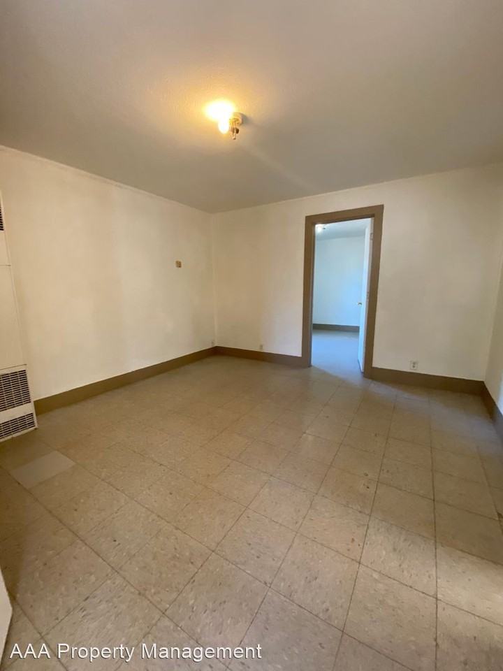 3721 Emerald St - Photo 3 of 5