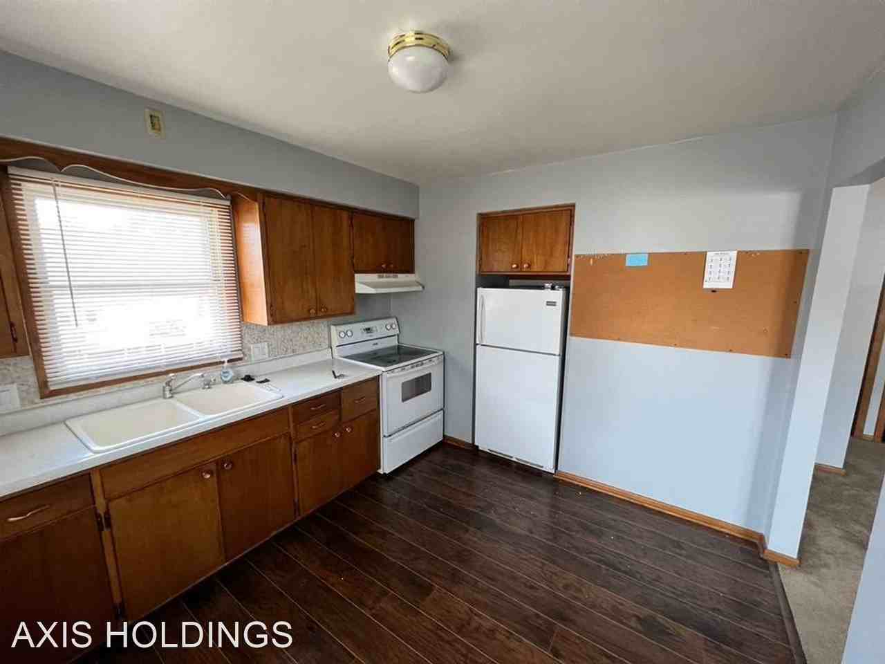 1011 & 1013 3rd Ave - Photo 3 of 6