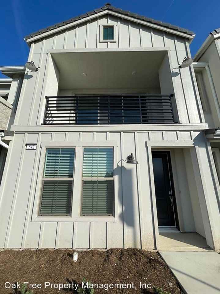 542 W Mahogany Ln - Photo 2 of 22