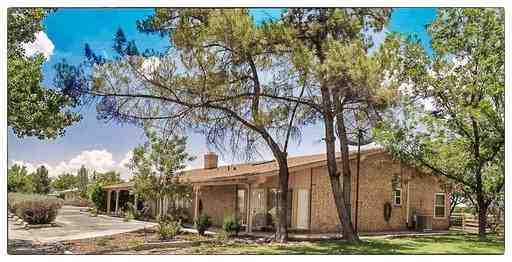 121 Country Club Ln - Photo 3 of 25